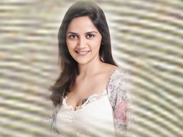 અહાનાની છાતીએ ડેવિલ