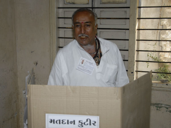 રાજકોટના મેયર જનકભાઇ કોટક