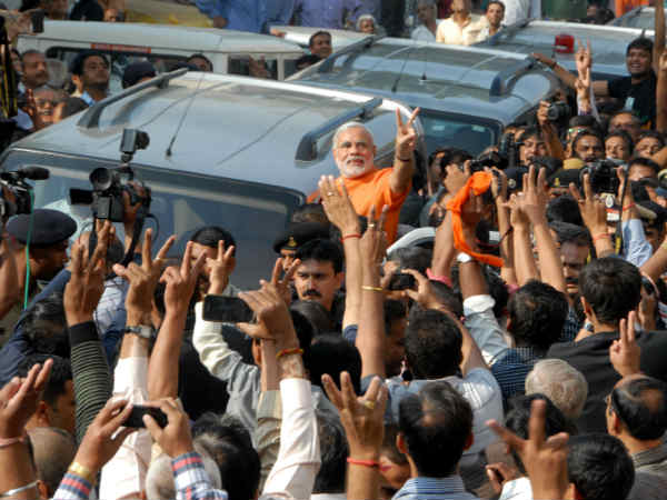 મતદાન કરવા પહોંચી રાજકીય સેલિબ્રિટીઝ