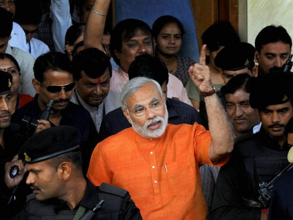 મતદાન કરવા પહોંચી રાજકીય સેલિબ્રિટીઝ