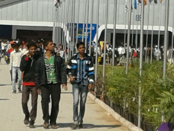 લોકોનો જોરદાર ઘસારો