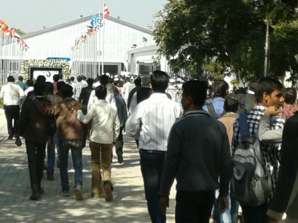 લોકોનો જોરદાર ઘસારો