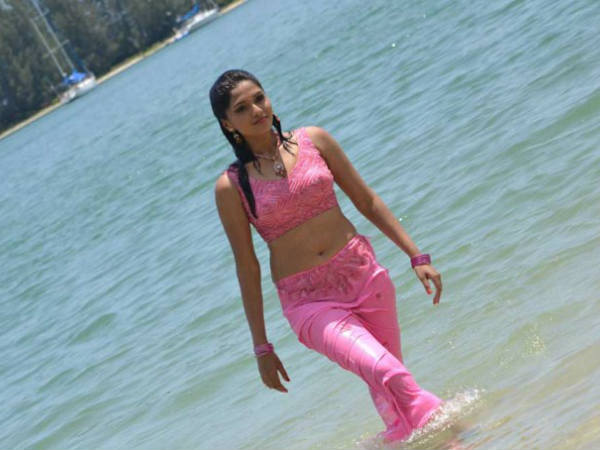 દરિયા કાંઠે ખીલી ઉઠતું સૌંદર્ય