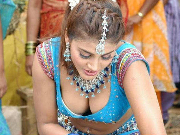 બબલી બદમાશ અગાઉની આયટમ ગર્લ્સ