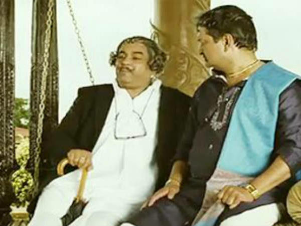 હિમ્મતવાલામાં પરેશની લાક્ષણિક મુદ્રાઓ