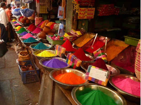 તસવીરોમાં : જુઓ ગુજરાત અને ભારતમાં કેવી રીતે ઉજવાય છે હોળી?