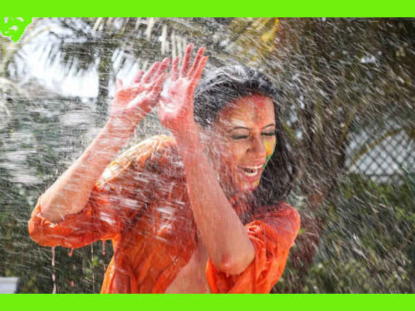 બૉલીવુડ પર છવાયાં હોળીના રંગ