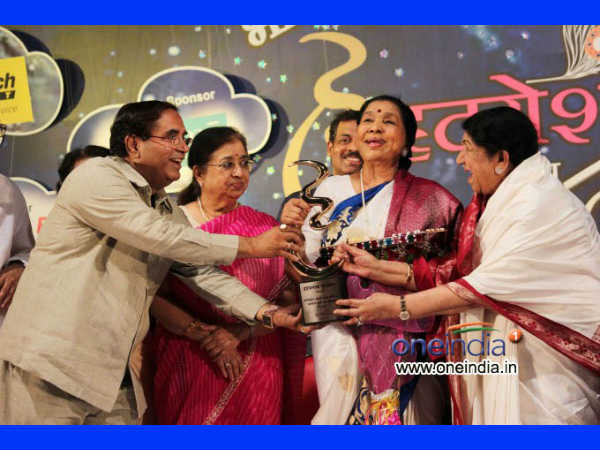 આશા ભોંસલે સન્માનિત