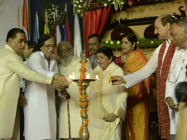 લતા મંગેશકરે વીએસકેએનું ઉદ્ઘાટન કર્યું