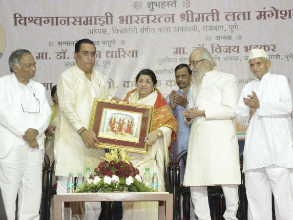 લતા મંગેશકરે વીએસકેએનું ઉદ્ઘાટન કર્યું