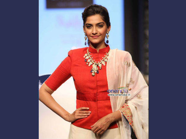 Photo : India International Jewellery Week 2013 in Delhi
