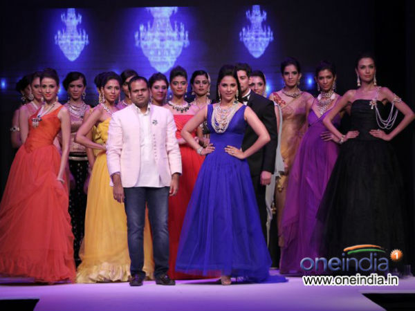 Photo : India International Jewellery Week 2013 in Delhi