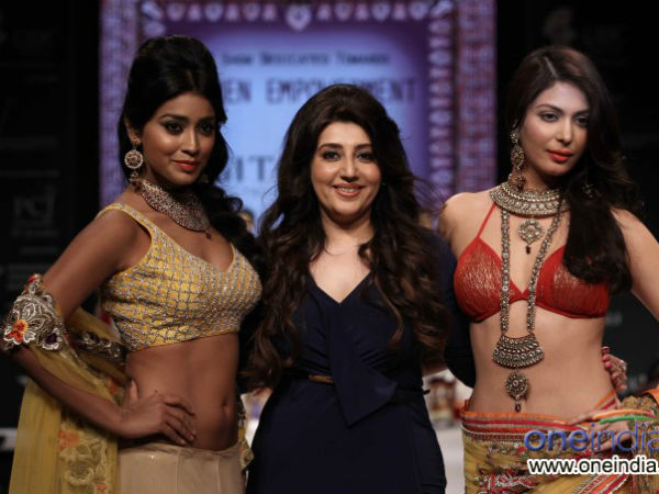 Photo : India International Jewellery Week 2013 in Delhi
