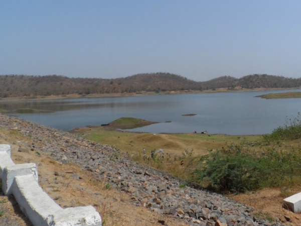 ડેસર ભયાવહ ભૂતકાળ ભુલાવી ઝંખે છે વિકાસનો પથ