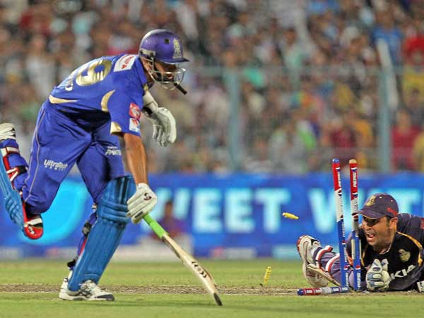 KKR beat to RR by 8 wickets