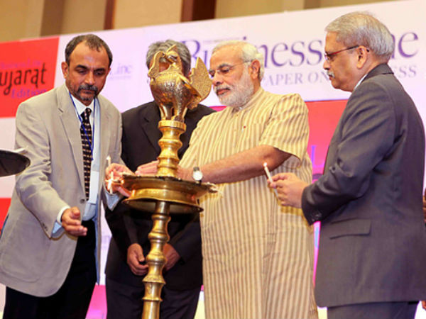 'હિન્દૂ બિઝનેસ લાઇન' સમાચારપત્રની અમદાવાદ આવૃતિનું લોન્ચિંગ