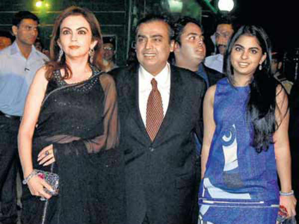 માતા - પિતા સાથે ઇશા
