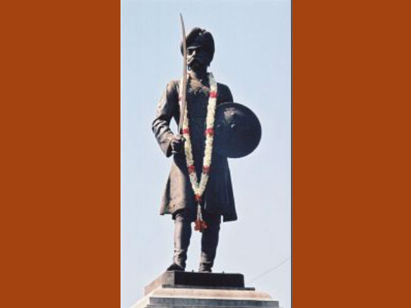 કેમપેગોડાની પ્રતિમા