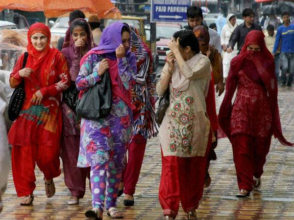શ્રીનગરમાં વરસાદની મજા