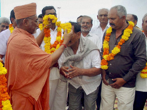 પોતાના પરત આવ્યાની ખુશી