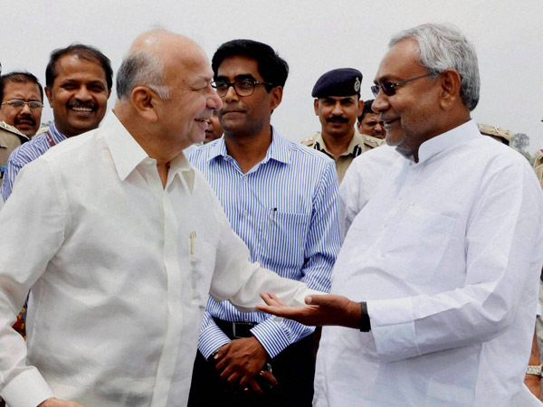 બિહારના મુખ્યમંત્રી સાથે ગૃહમંત્રી