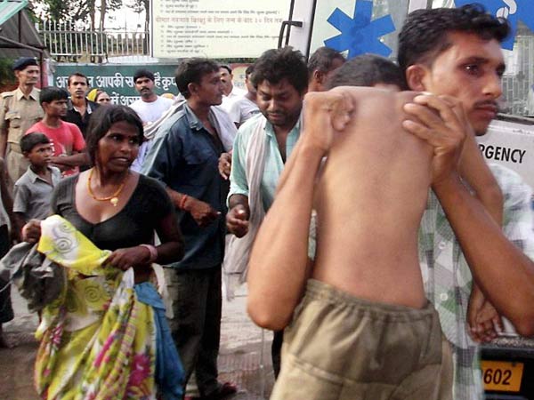 કીટનાશક ભેળવેલું ભોજન ખાવાથી થઇ આ દશા