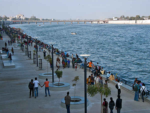સાબરમતી નદીમાં છ લોકોએ કરી આત્મહત્યા
