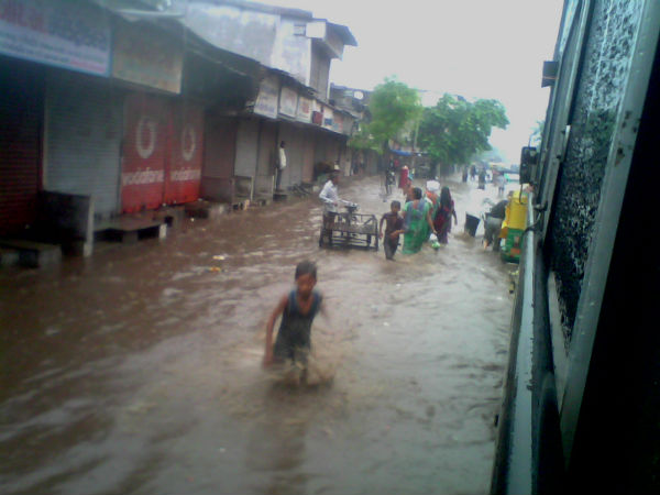 અનેક વિસ્તારોમાં ભરાયા પાણી