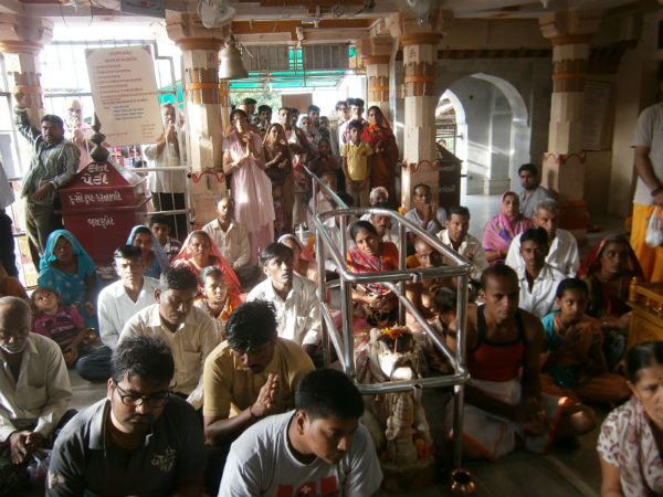 બહોળી સંખ્યામાં આવે છે ભક્તો