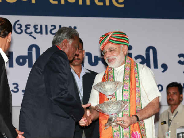 નરેન્દ્ર મોદીએ કર્યું એનિમલ હોસ્પિટલનું ઉદ્ધાટન