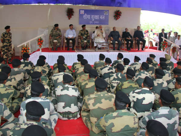મહાનુભવોની હાજરી