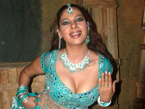 પહેલી ફિલ્મમાં જ આયટમ સૉંગ