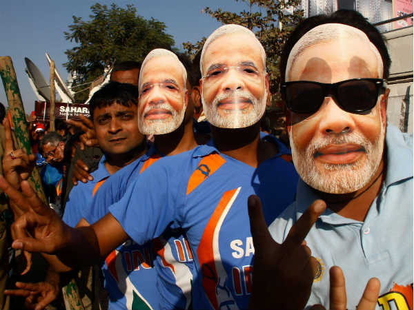 સાથી હાથ મિલાના, હમેં આગે બઢાના
