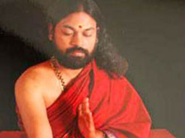 સ્વામી અમૃત ચૈતન્ય ઉર્ફે સંતોષ માધવન