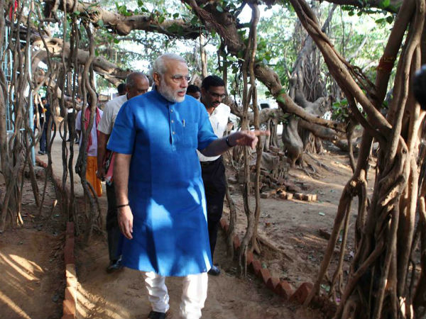 અણધારી મુલાકાતે મોદી