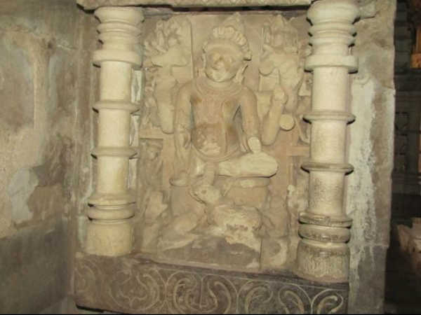 પથ્થરની મૂર્તિ