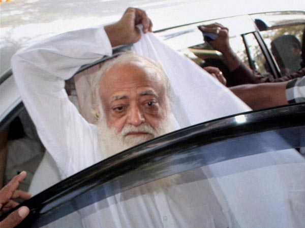 સાબરમતી નદીના કિનારે આશ્રમ