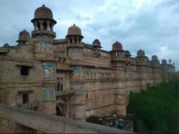 સુંદર કિલ્લો