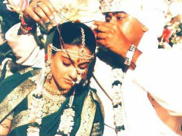 અજય સાથે ખુશ