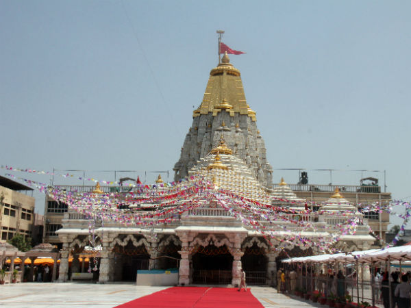 અંબાજીમાં જામી રહેલો ભાદરવી પુનમનો મહામેળો