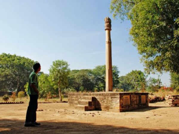 ખંબા બાબાનું દૂરનું દ્રશ્ય