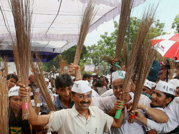 અરવિંદ કેજરીવાલ માટે 25 મોટા પ્રશ્નો