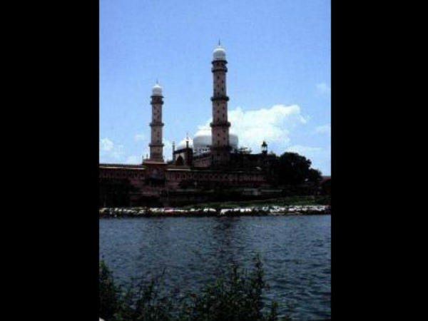 તાજ ઉલ મસ્જિદ