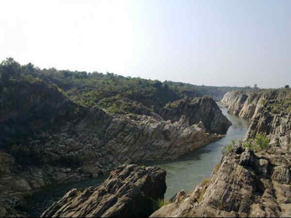 ભેડાઘાટમાં માર્બલ રોક્સ
