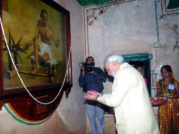 ગાંધી જયંતી: મોદી પહોંચ્યા મોહનના ધામમાં