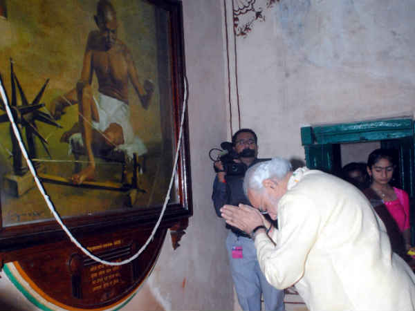 ગાંધી જયંતી: મોદી પહોંચ્યા મોહનના ધામમાં