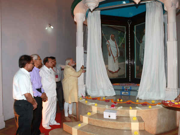 ગાંધી જયંતી: મોદી પહોંચ્યા મોહનના ધામમાં