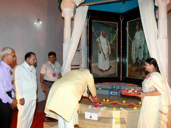 ગાંધી જયંતી: મોદી પહોંચ્યા મોહનના ધામમાં