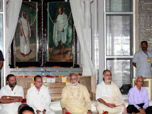 ગાંધી જયંતી: મોદી પહોંચ્યા મોહનના ધામમાં