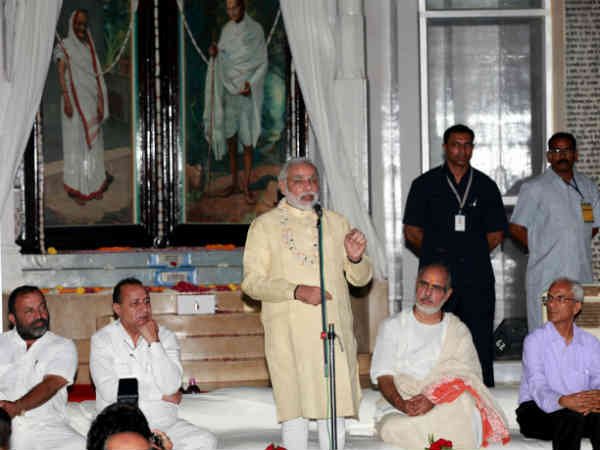 ગાંધી જયંતી: મોદી પહોંચ્યા મોહનના ધામમાં